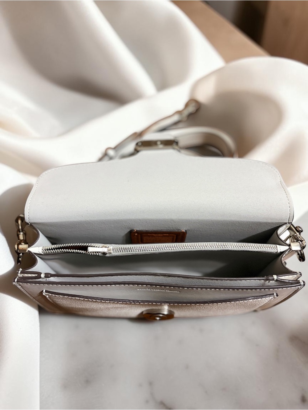 Coach Tabby Shoulder Bag 26 - Picture 4 of 4